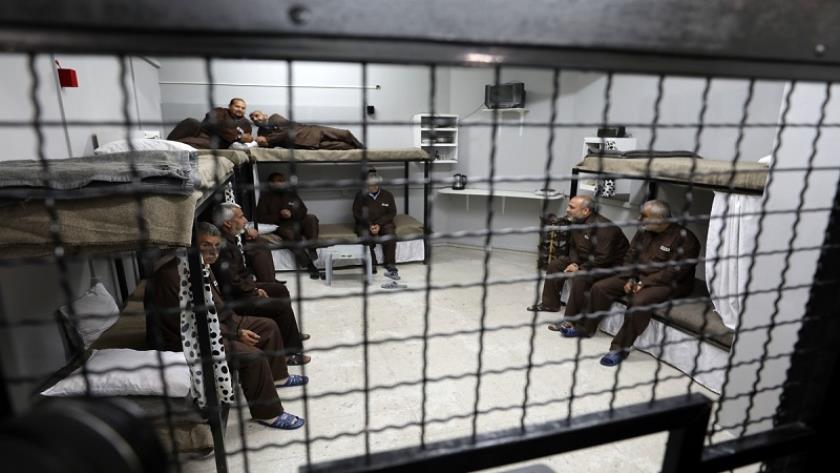 Iranpress: About 5000 Palestinian prisoners in Israeli prisons: Report