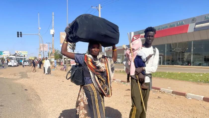 Iranpress: Thousands flee as new ceasefire attempt fails in Sudan