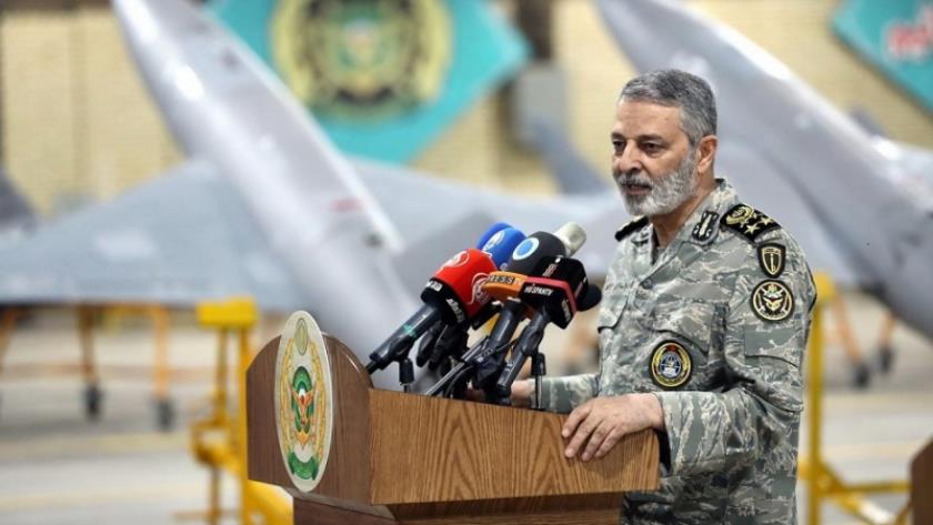 Iranpress: Iranian flag hoists beyond borders thanks to achievements: Army Commander 