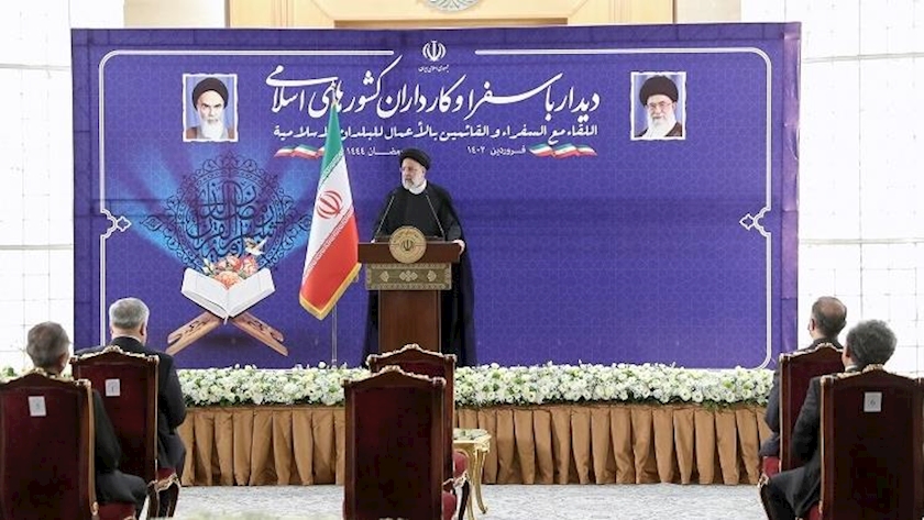 Iranpress: Iran ready to share its experiences with Islamic countries, President says