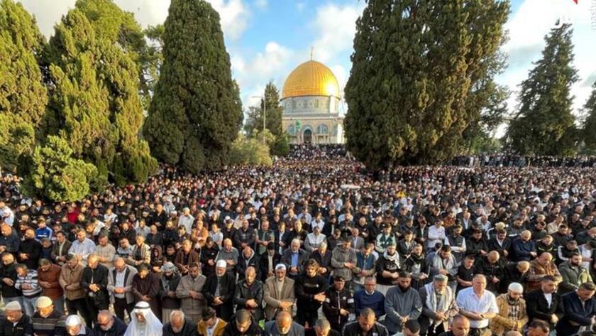 Iranpress: Eid al-Fitr prayers to be held on Saturday all across Iran
