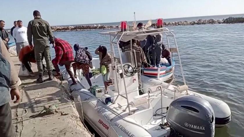 Iranpress: Tunisian coast guard retrieves 31 bodies of migrants from sea