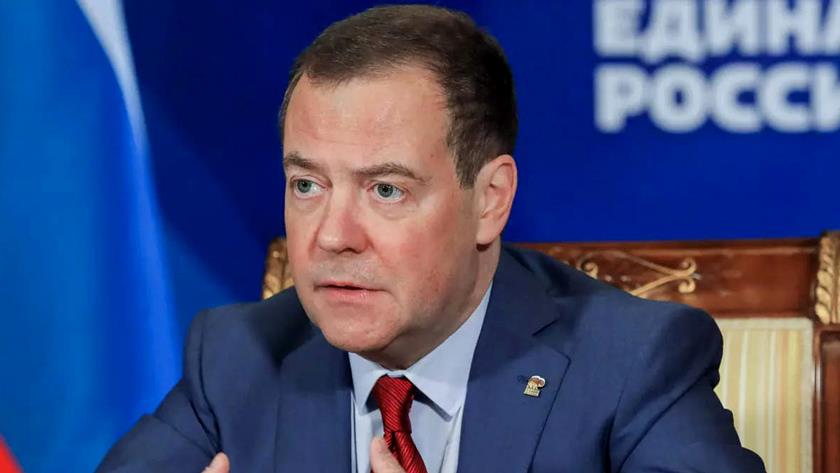 Iranpress: Medvedev says US has all European politicians under its thumb