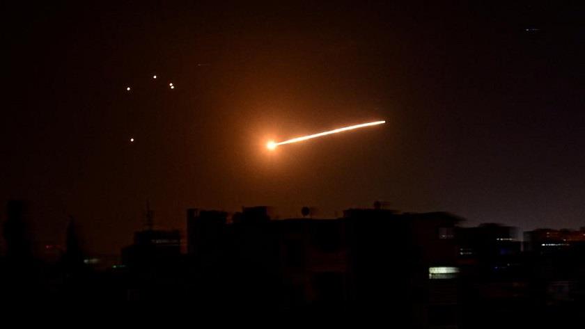 Iranpress: Syria: Israeli strikes hit province of Homs, causing fires