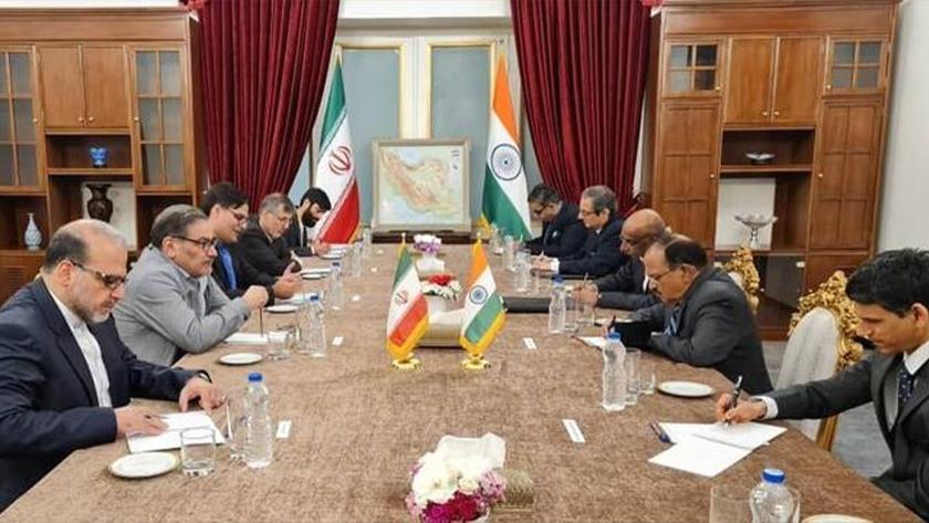 Iranpress: Iran, India confer on boosting security, economic ties