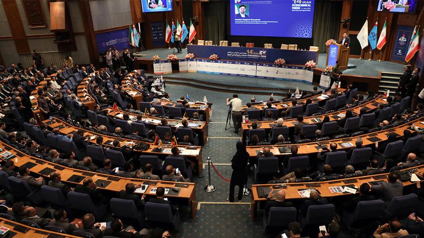 Iranpress: 14th Iran Petrochemical Forum kicks off in Tehran