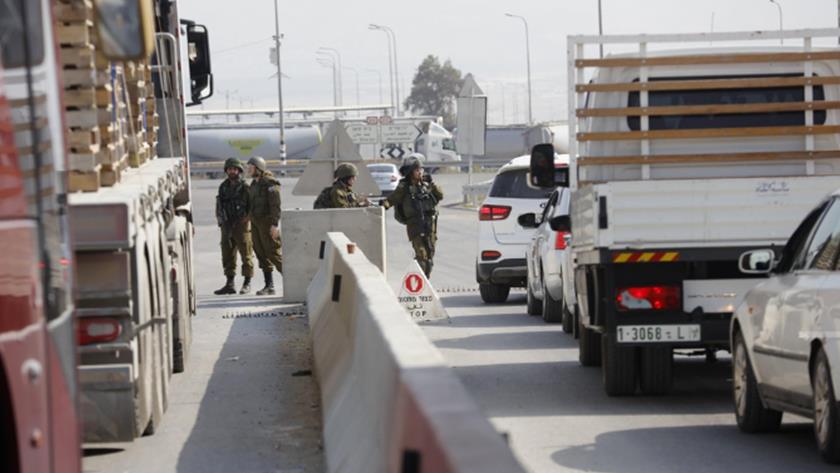 Iranpress: Diplomats visit Jericho under siege