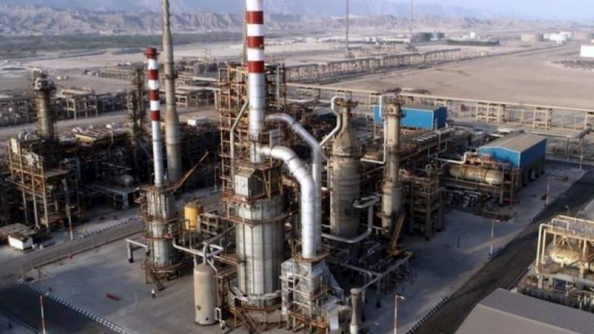 Iranpress: Soleimani Petroch-Refinery complex to start in a month