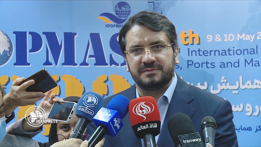 Iranpress: Foreign countries seek investment in Iranian ports: Road Min. 