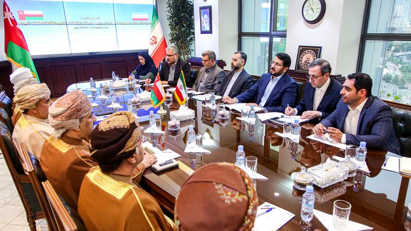 Iranpress: Iran, Oman seeking shore-up of maritime transport
