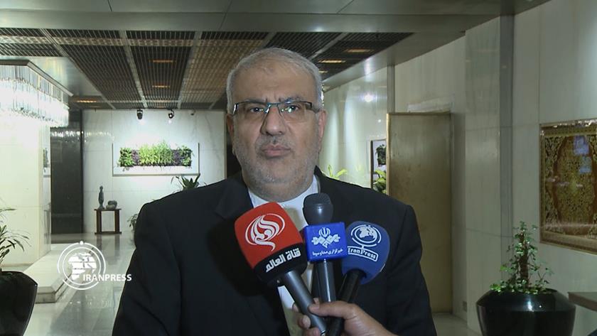 Iranpress: Iran, Iraq ink MoU on Oil cooperation
