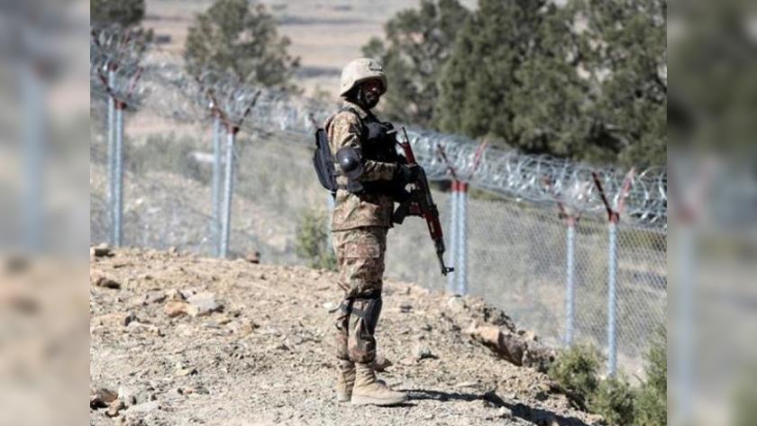 Iranpress: 5 terrorists killed as military repulses attack in SW Pakistan