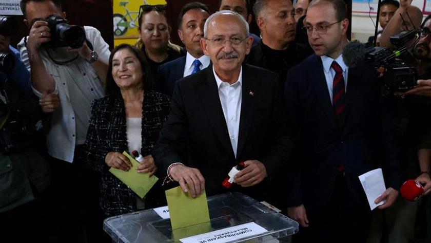 Iranpress: Voting in Türkiye ends in tight race
