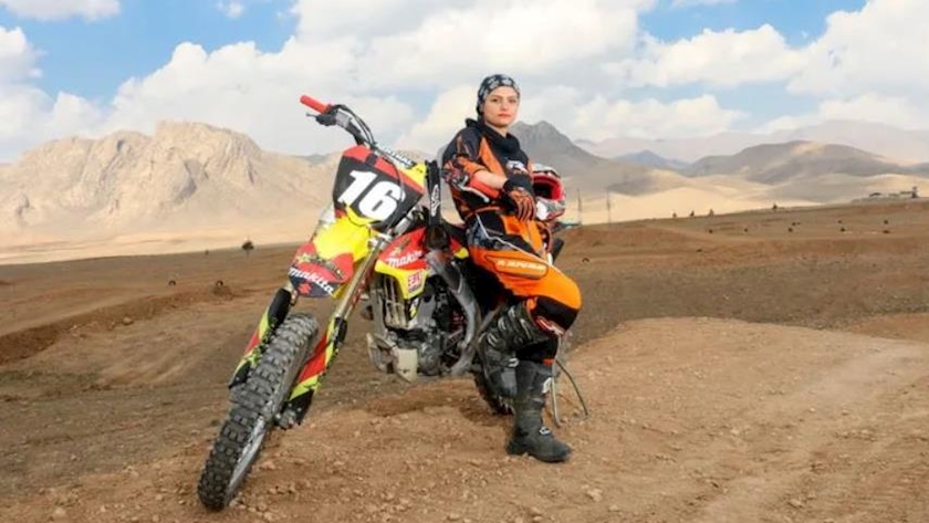 Iranpress: Iranian woman best FIVA rally motorcyclist