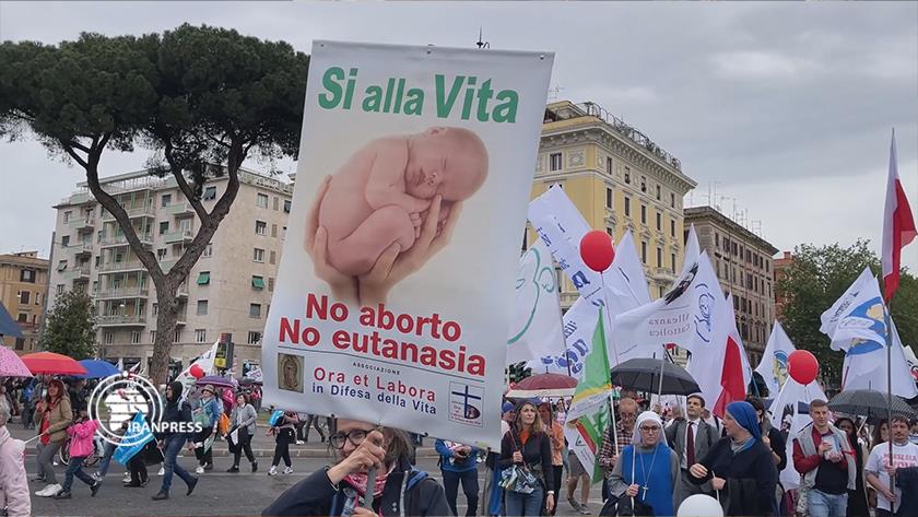 Iranpress: Italians rally against abortion law