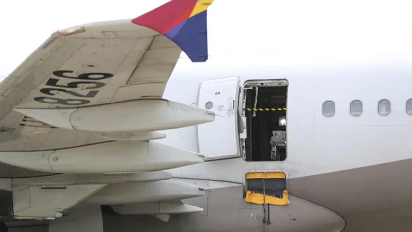 Iranpress: Passenger arrested for opening plane door during South Korea flight