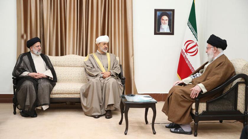 Iranpress: Sultan of Oman meets with Leader