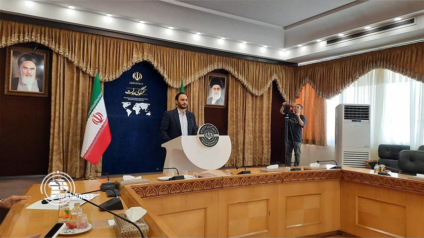 Iranpress: Iran, Oman pursue development of transport lines: Spox
