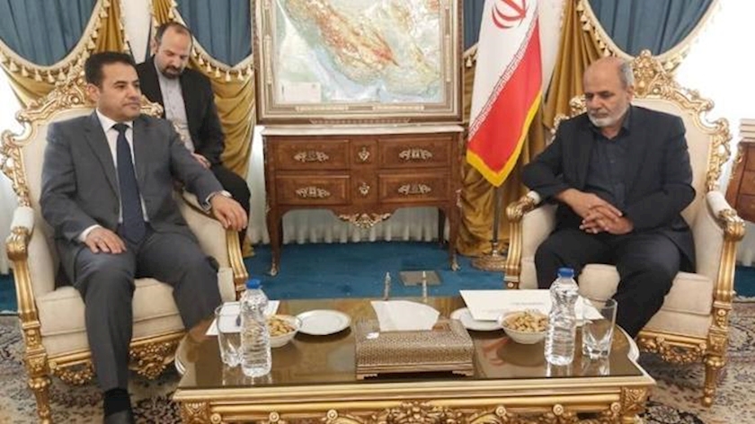 Iranpress: Iran, Iraq to broaden security cooperation