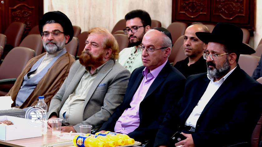 Iranpress: Jewish community commemorates Imam Khomeini (RA) demise