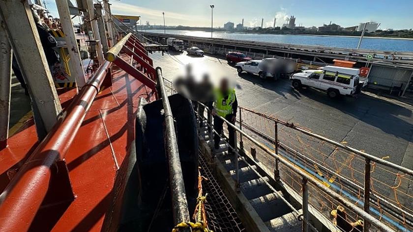 Iranpress: 3 men arrested, over 800 kg of cocaine seized in Western Australia