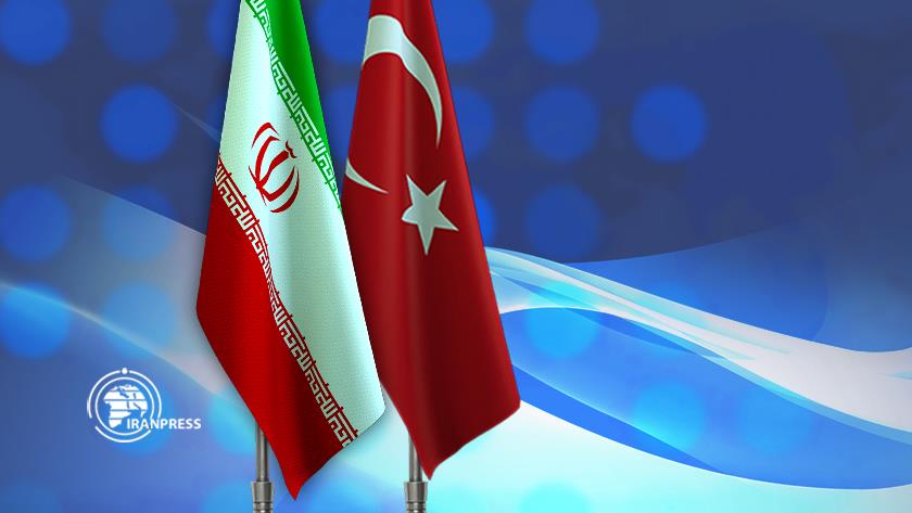 Iranpress: Iran, Türkiye stress continuing joint military cooperation