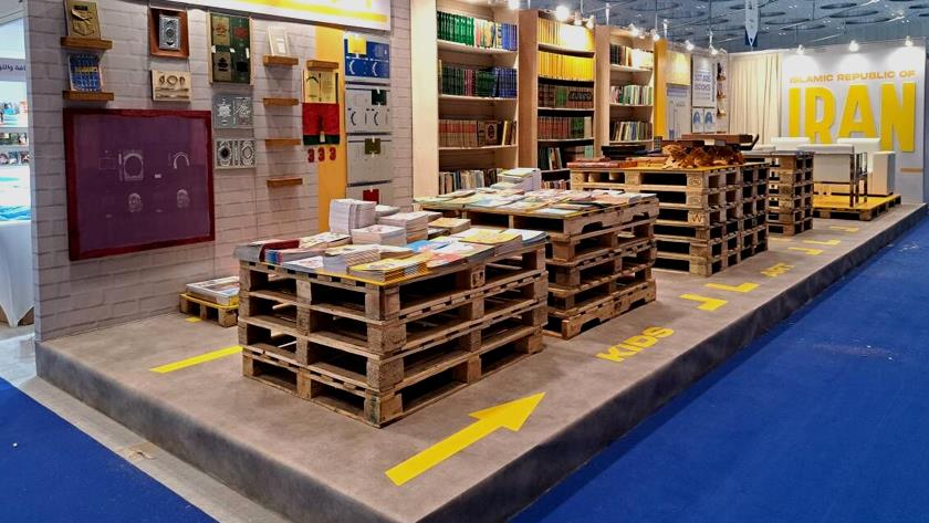 Iranpress: Iranian books welcomed in Qatar