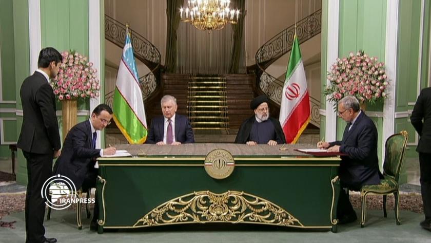 Iranpress: Iran, Uzbekistan sign 10 Cooperation Docs.