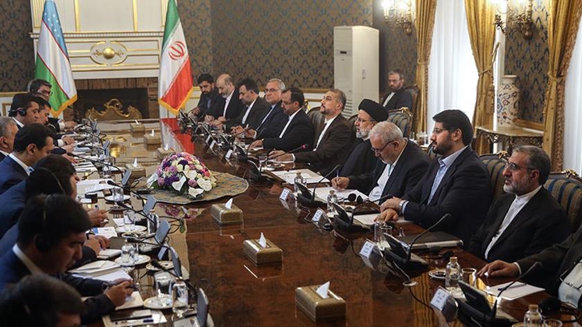 Iranpress: Tehran, Tashkent sign economic memoranda