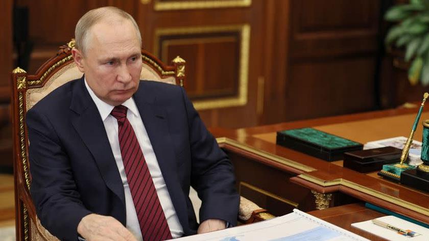 Iranpress: Putin: OPEC+ oil output cuts are non-political