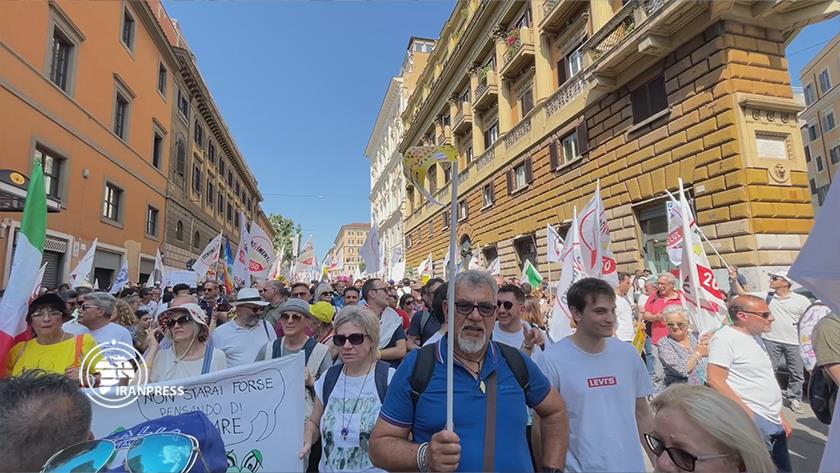 Iranpress: Italians call to end war in Ukraine