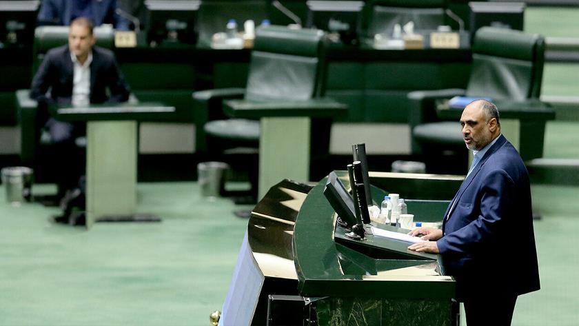 Iranpress: Parliament chooses Ali Nikbakht as Iran