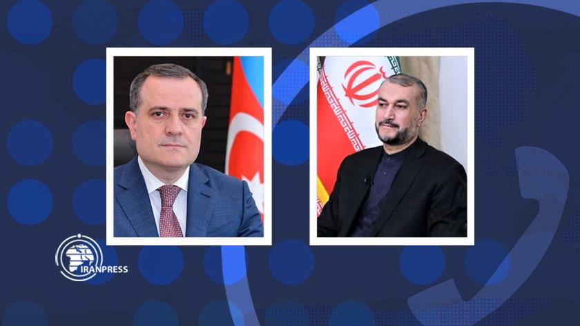 Iranpress: Iran, Azerbaijan FMs discuss bilateral ties over phone