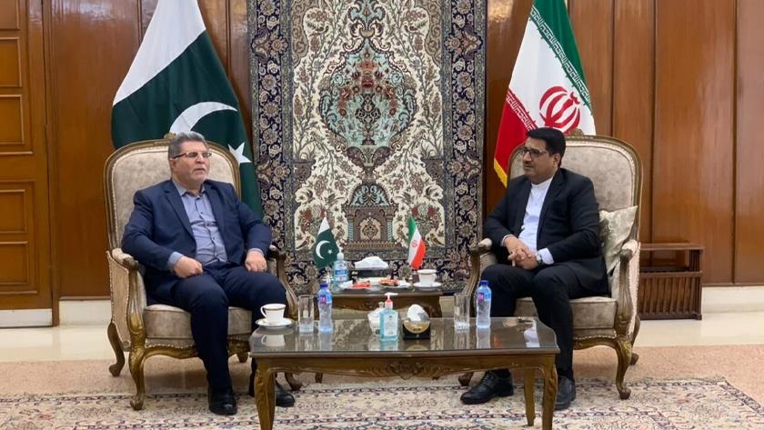 Iranpress: Iran, Pakistan to facilitate communication services