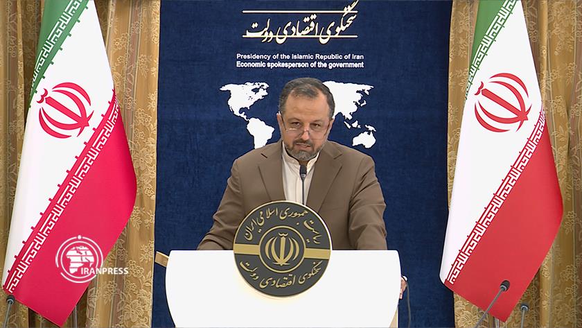 Iranpress: Economy min. informed about signing two agreements between Iran, UAE