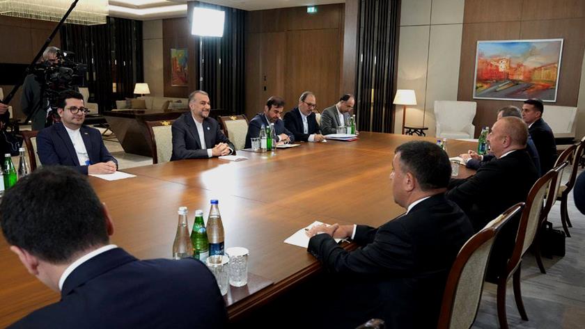 Iranpress: Iranian Top Diplomat, President of Azerbaijan Sit Down in Baku