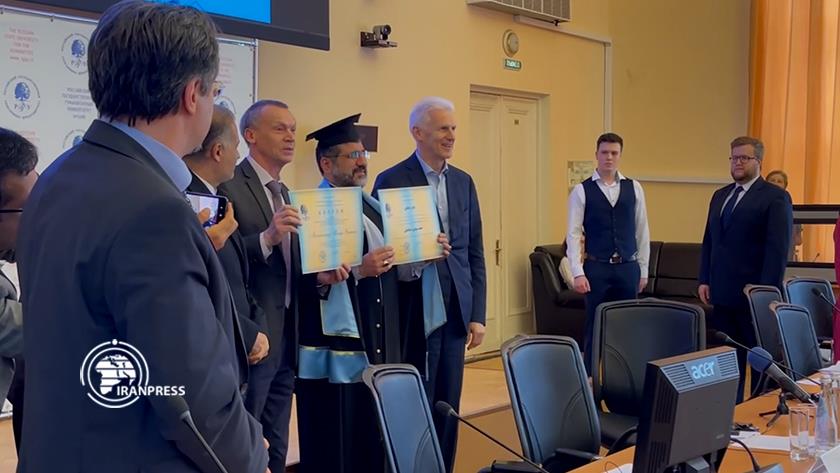 Iranpress:  Russian State University awards Iranian Culture Min. with honorary doctorate degree