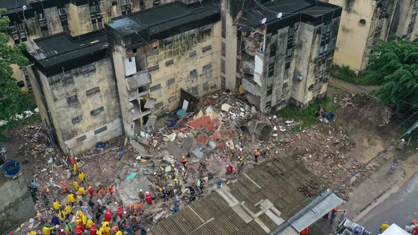 Iranpress: At least 8 dead after apartment building collapse in Brazil