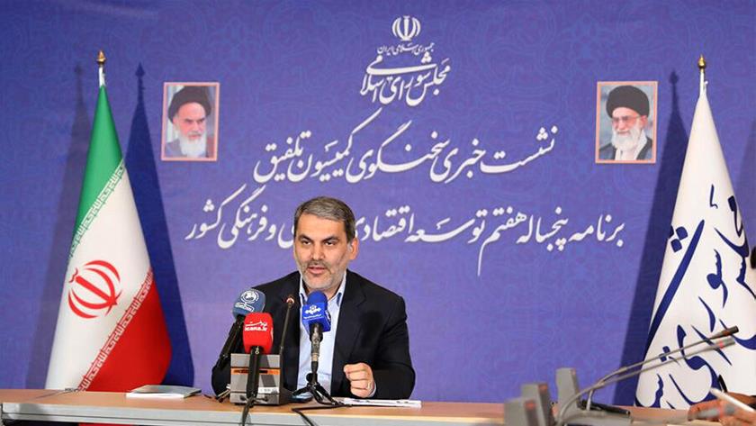 Iranpress: Economic stability for people; Main goal of 7th Development Plan