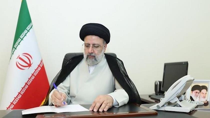 Iranpress: Iranian President felicitates Shaukat Mirzayev on his re-election