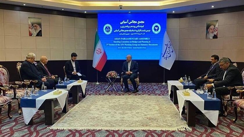 Iranpress: Ghalibaf meets his counterparts on sidelines of APA Summit