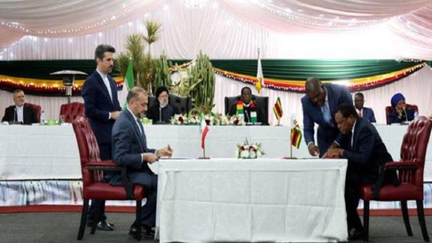 Iranpress: Twelve MoCs signed between Iran, Zimbabwe 