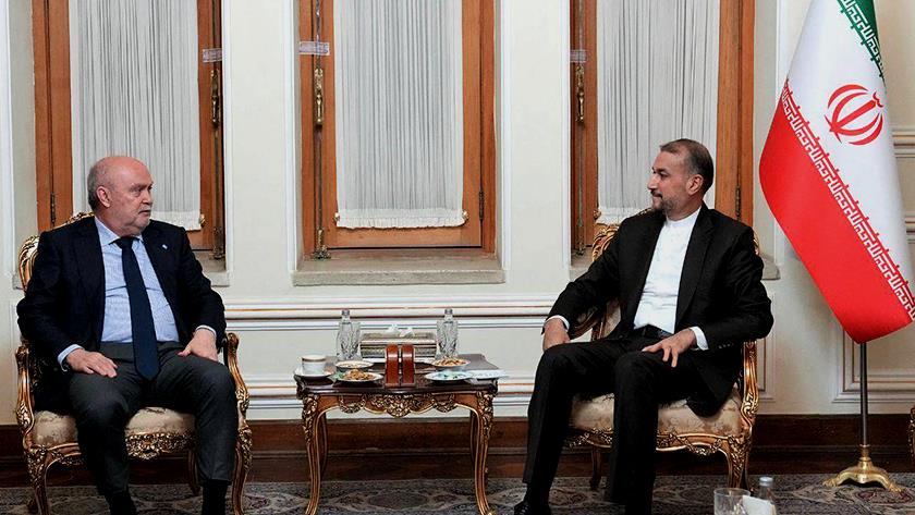 Iranpress: Iranian FM meets with UN official for assessment of Afghan affairs