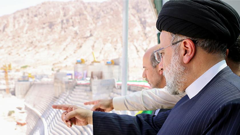 Iranpress: President opens Chamshir Dam