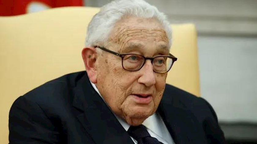 Iranpress: Henry Kissinger meets Chinese defence minister in Beijing surprize visit