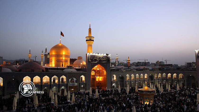 Iranpress: Imam Reza holy shrine hosts Imam Hussain mourners