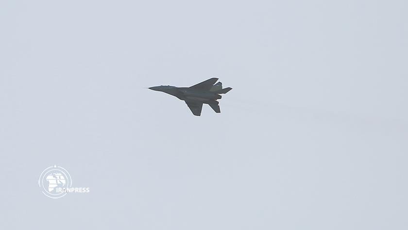 Iranpress: Hareem Velayat aerial exercise1402 fighter jets showcase Iran