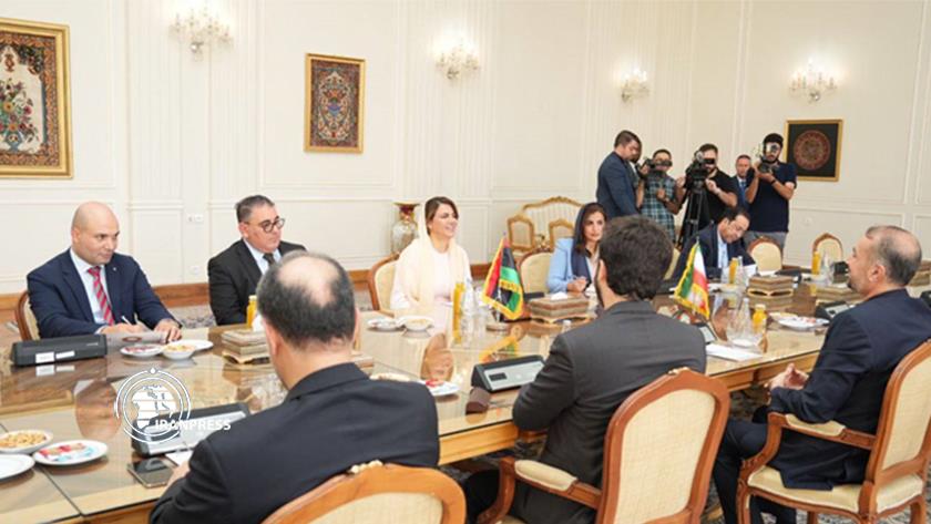 Iranpress: Iran, Libya urge boosting bilateral ties