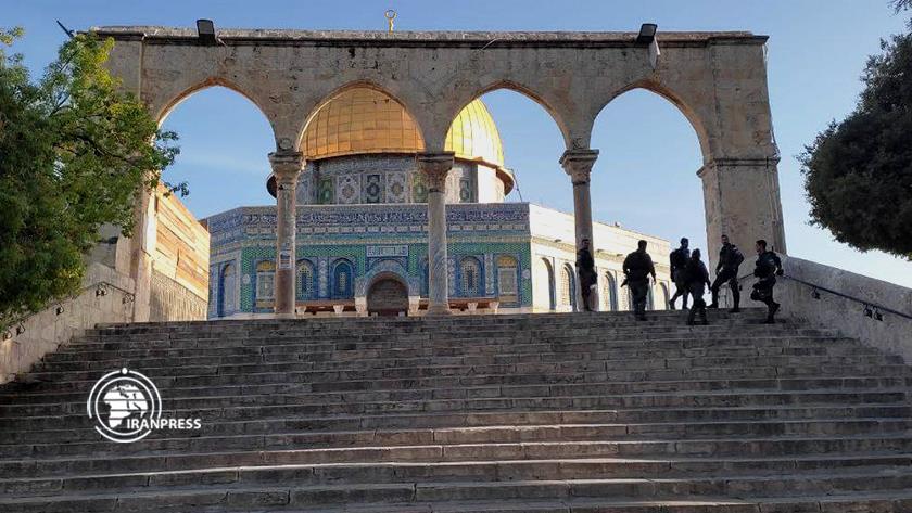 Iranpress: Hundreds of Israeli settlers storm Al-Aqsa Mosque