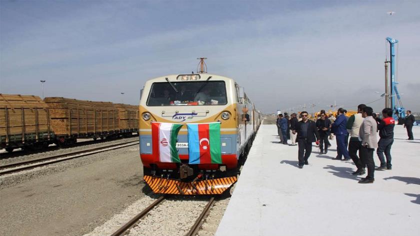 Iranpress: Iran, Azerbaijan rail exchange bolsters by 63%